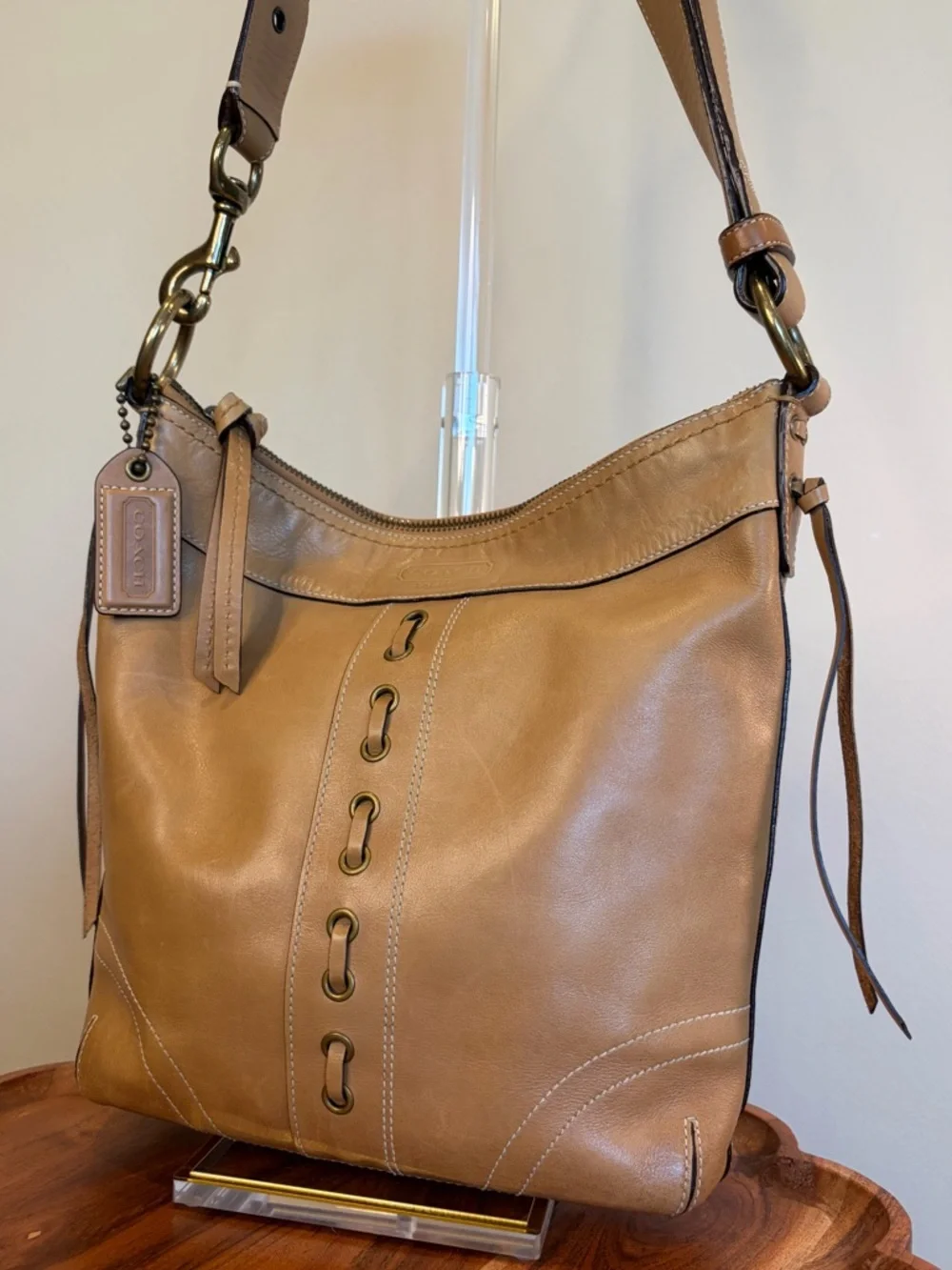 Vintage COACH Saddle Brown Chelsea Laced Shoulder Bag 10399